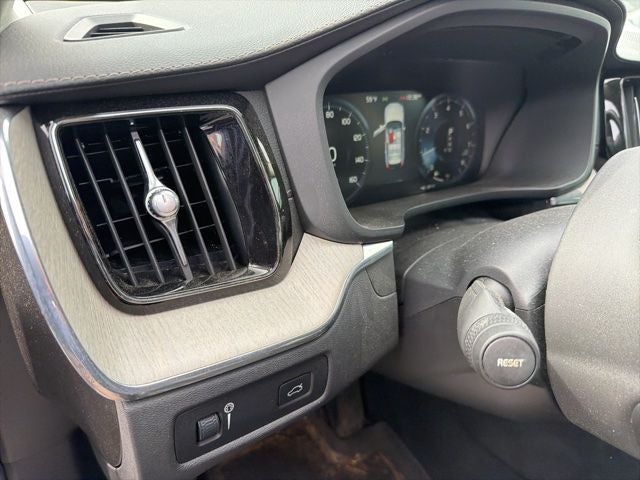 2021 Volvo XC60 T5 Inscription