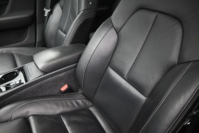 2023 Volvo XC40 Ultimate