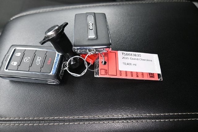 2025 Jeep Grand Cherokee L Laredo