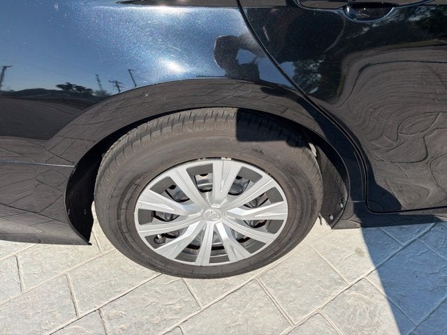2019 Toyota Camry Hybrid LE