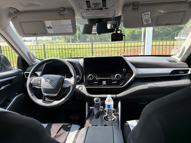 2023 Toyota Highlander Platinum