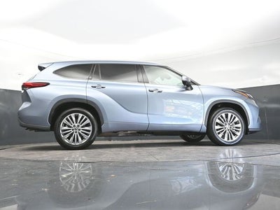 2023 Toyota Highlander Platinum
