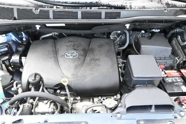 2017 Toyota Sienna LE 8 Passenger