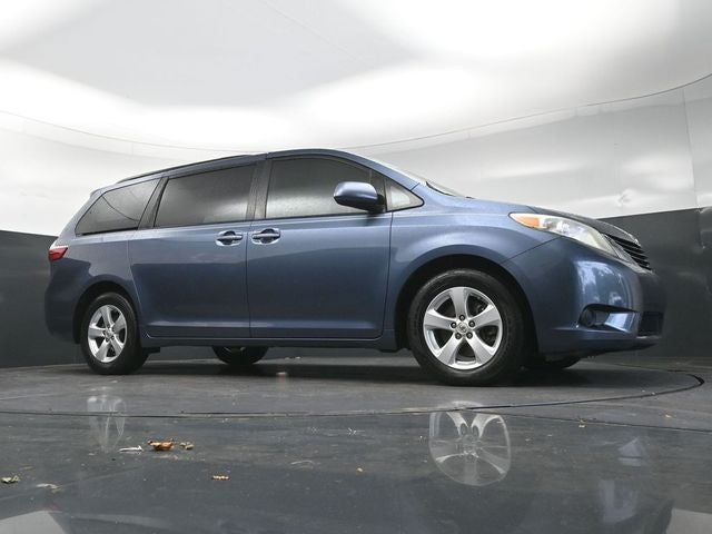 2017 Toyota Sienna LE 8 Passenger