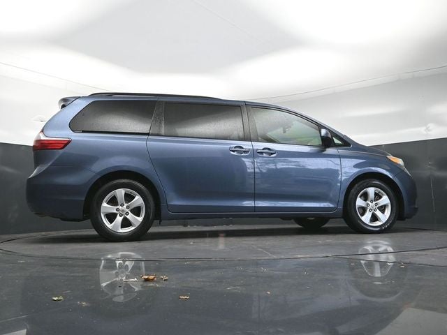 2017 Toyota Sienna LE 8 Passenger