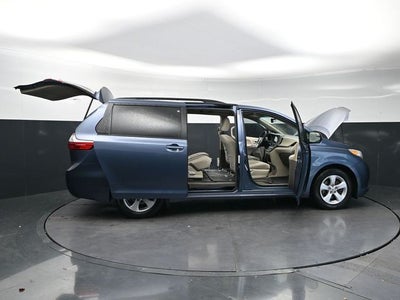 2017 Toyota Sienna LE 8 Passenger