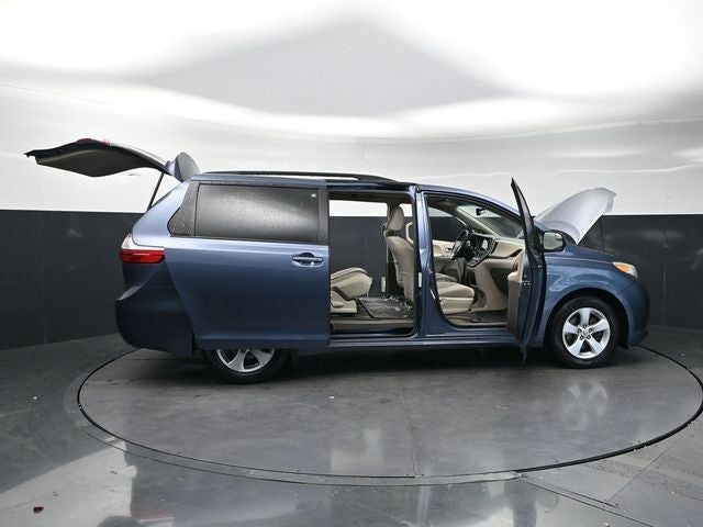 2017 Toyota Sienna LE 8 Passenger