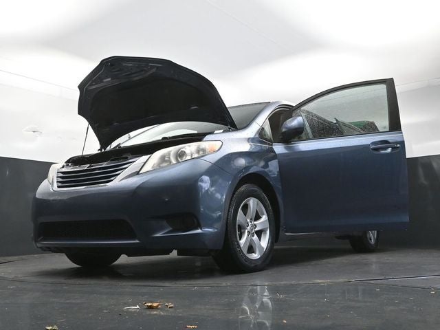 2017 Toyota Sienna LE 8 Passenger