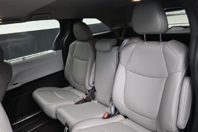 2025 Toyota Sienna XLE 8 Passenger