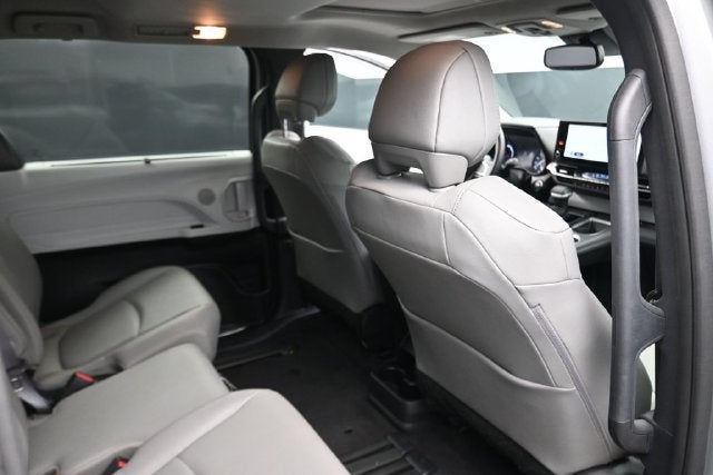 2025 Toyota Sienna XLE 8 Passenger