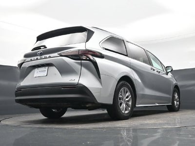 2025 Toyota Sienna XLE 8 Passenger