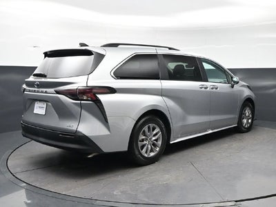 2025 Toyota Sienna XLE 8 Passenger