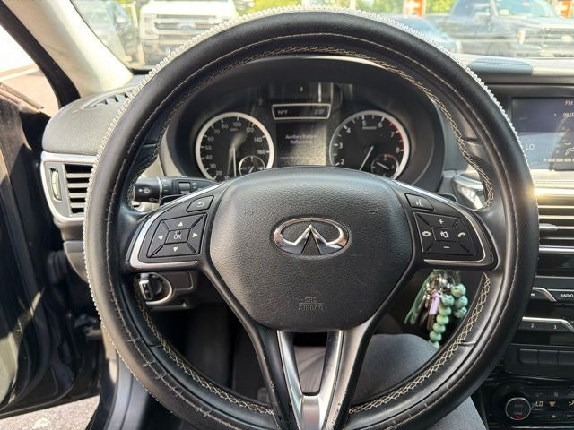2017 INFINITI QX30 Base