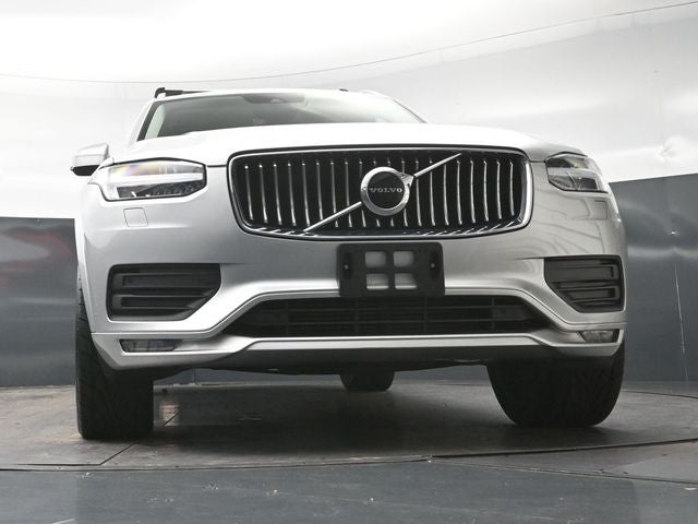 2022 Volvo XC90 T6 Momentum