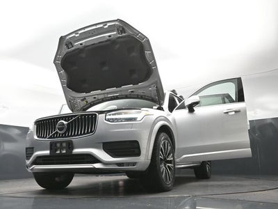 2022 Volvo XC90 T6 Momentum