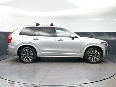 2022 Volvo XC90 T6 Momentum