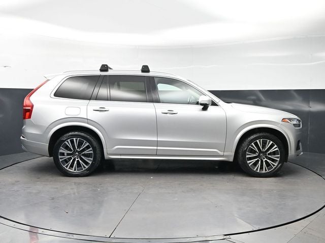 2022 Volvo XC90 T6 Momentum