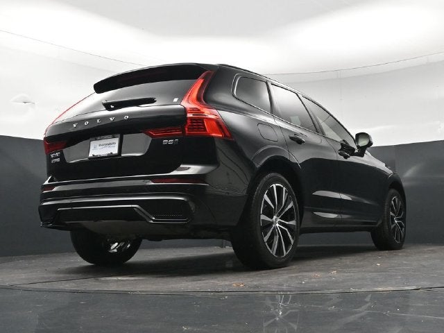 2023 Volvo XC60 B5 Plus Dark Theme