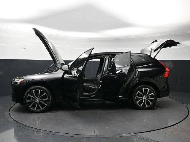 2023 Volvo XC60 B5 Plus Dark Theme