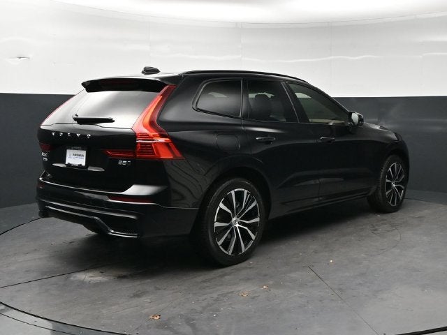 2023 Volvo XC60 B5 Plus Dark Theme