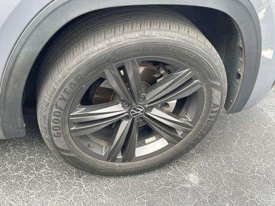 2022 Volkswagen Atlas Cross Sport 3.6L V6 SEL R-Line