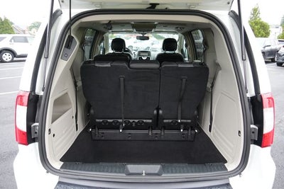 2016 Chrysler Town & Country Touring-L