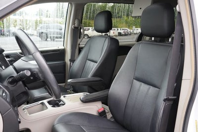 2016 Chrysler Town & Country Touring-L