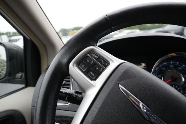 2016 Chrysler Town & Country Touring-L