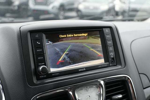 2016 Chrysler Town & Country Touring-L