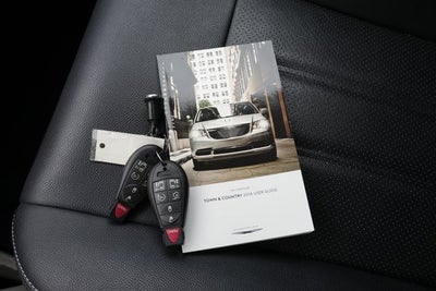 2016 Chrysler Town & Country Touring-L
