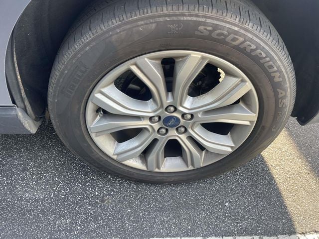 2020 Ford Edge Titanium