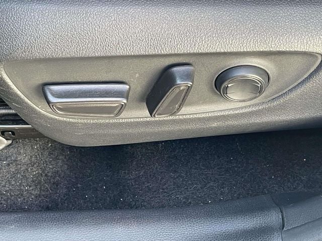 2019 Toyota RAV4 Hybrid XSE