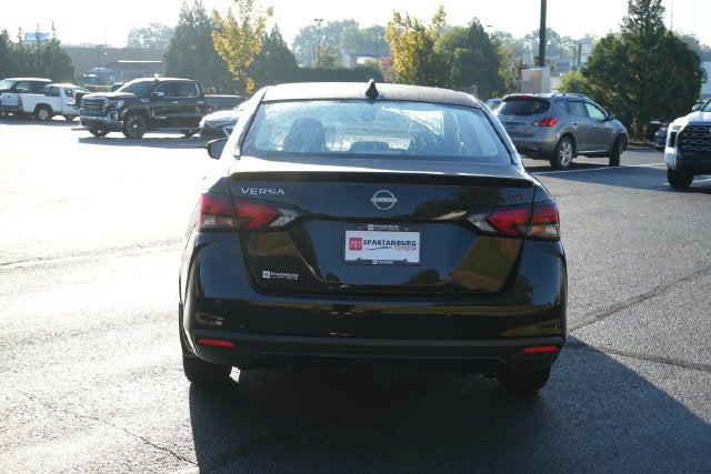 2025 Nissan Versa 1.6 SR