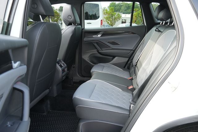 2025 Volkswagen Tiguan 2.0T SEL R-Line