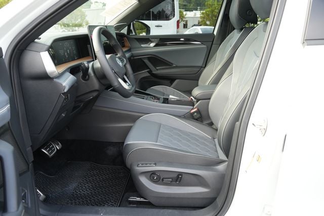 2025 Volkswagen Tiguan 2.0T SEL R-Line