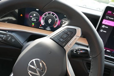 2025 Volkswagen Tiguan 2.0T SEL R-Line