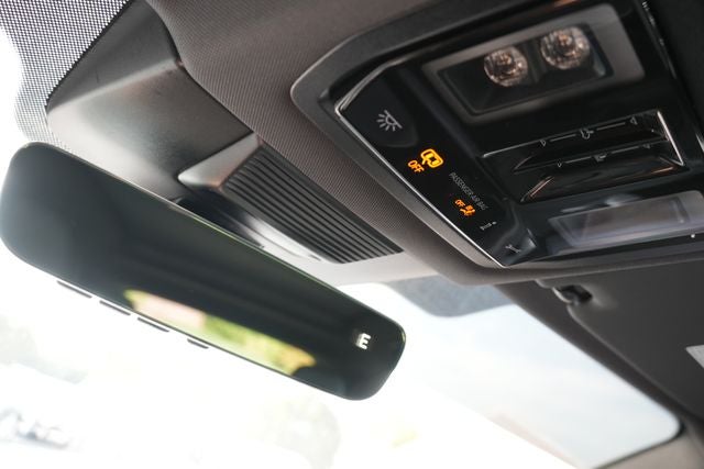 2025 Volkswagen Tiguan 2.0T SEL R-Line