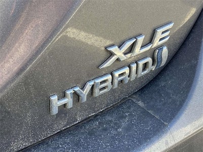 2022 Toyota Camry Hybrid XLE
