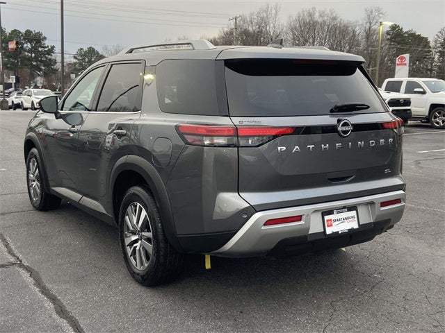 2025 Nissan Pathfinder SL