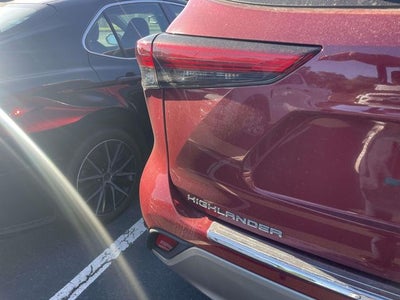 2021 Toyota Highlander Hybrid Platinum