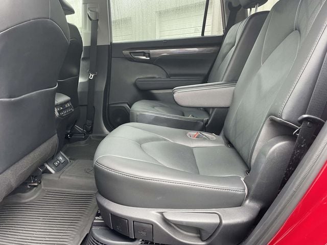 2021 Toyota Highlander Hybrid Platinum