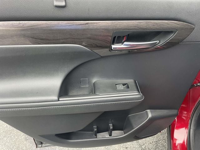 2021 Toyota Highlander Hybrid Platinum