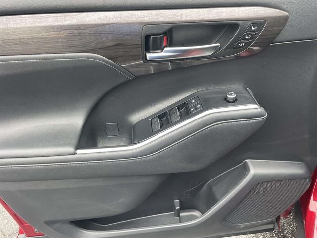 2021 Toyota Highlander Hybrid Platinum