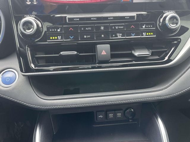2021 Toyota Highlander Hybrid Platinum