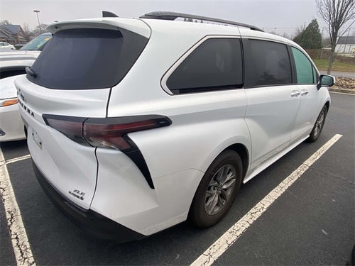 2023 Toyota Sienna XLE 8 Passenger