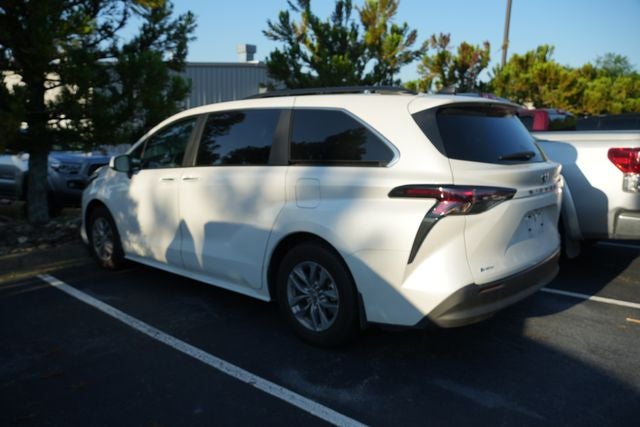 2025 Toyota Sienna XLE 8 Passenger