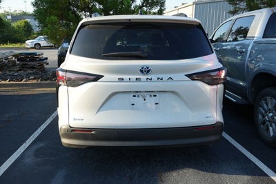 2025 Toyota Sienna XLE 8 Passenger