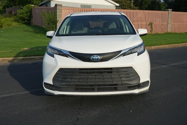 2021 Toyota Sienna LE 8 Passenger