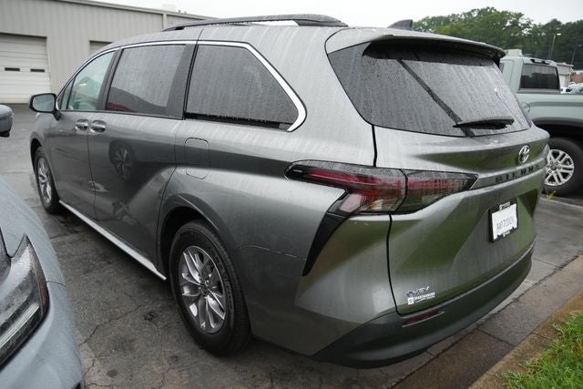 2026 Toyota Sienna LE 8 Passenger