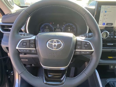 2025 Toyota Highlander Hybrid Limited